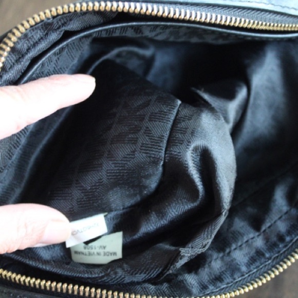 Michael Kors chevron pattern cross body bag - Picture 6 of 11